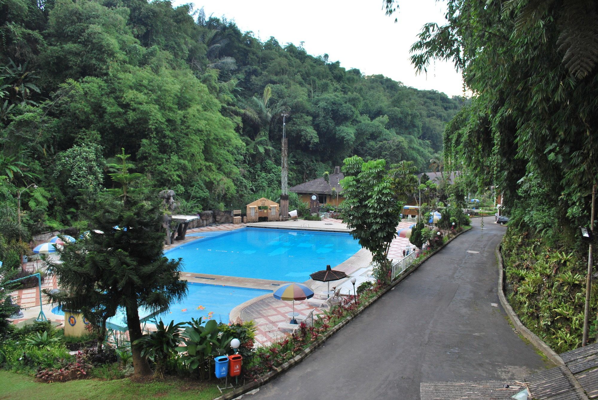 Zuri Resort Cipanas Пунсак Екстериор снимка